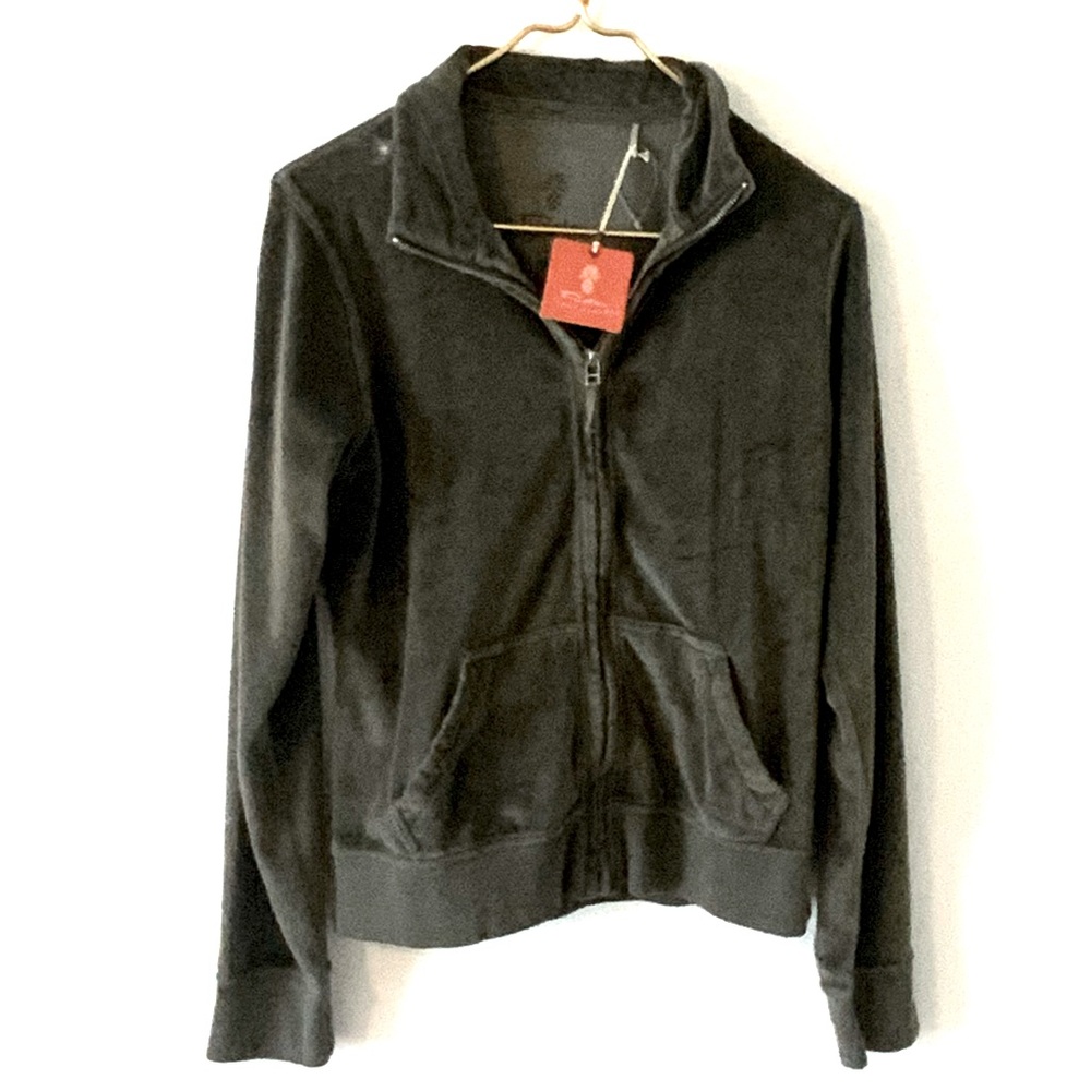 Jacket from Tommy Bahama. Excellent condition. Matching pants available